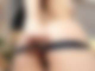 Live cam show with Emmaazc - Ride Torso on Gym Cam Girls