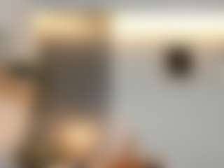 Live cam show with Emmaazc - Shaved Pussy on Camsoda