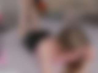Live cam show with Joann - Young Adult on StripNow