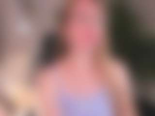 Live cam show with Joann - Blonde Hair on Camsoda