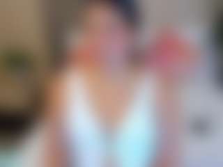 Live cam show with SamantaaGomez - Smoking on Camsoda