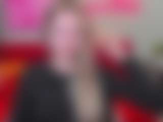 Live cam show with EvelineAmore - Shaved on Free Soda