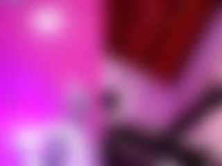 ScarletHill MILF webcam performer live streaming