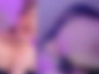 ScarletHill MILF webcam performer live streaming