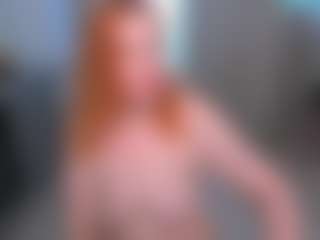 Almaz-Fire-Fox-One MILF webcam performer live streaming
