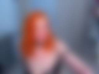 Almaz-Fire-Fox-One MILF webcam performer live streaming