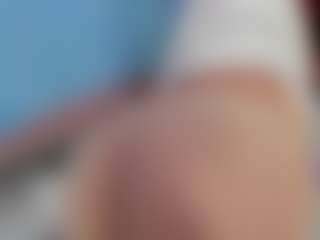 Live cam show with Red hair Arianna - Pantyhose on Gym Cam Girls