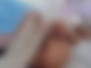 Live cam show with Red hair Arianna - Colombian on Dare Cams | colombia