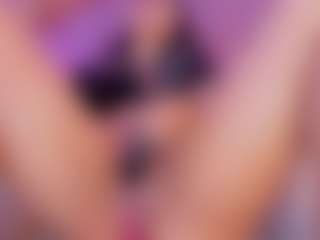 emmily-z's Live Sex Cam Show