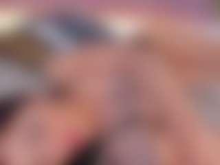 Live cam show with emmily-z - Cute on Camversity