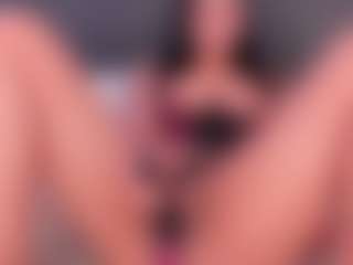 emmily-z's Live Sex Cam Show