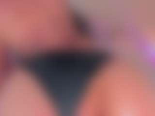 emmily-z's Live Sex Cam Show