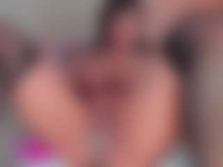 emmily-z's Live Sex Cam Show