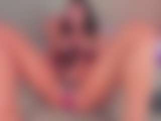 emmily-z's Live Sex Cam Show
