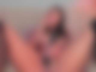 Live cam show with emmily-z - Shaved Pussy on Camiplay Live