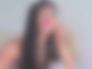 Live cam show with emmily-z - Skinny on Milfs Live