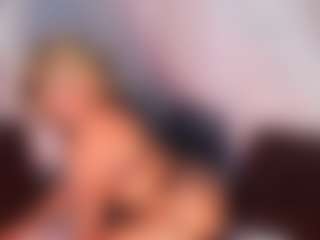 Sara-fanny MILF webcam performer live streaming
