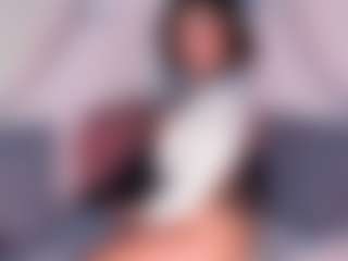 Sara-fanny MILF webcam performer live streaming