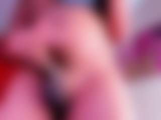 Live cam show with ZoeeMorettii - Cumshot on Uber Horny