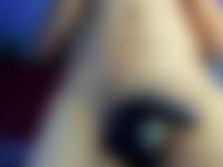 ZoeeMorettii's Live Sex Cam Show