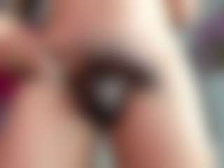 Live cam show with ZoeeMorettii - Average on dasdasdadada.com