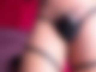 Live cam show with ZoeeMorettii - Colombia on Camming Site
