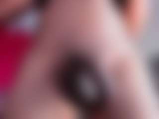 Live cam show with ZoeeMorettii - Big Cock on Gym Cam Girls