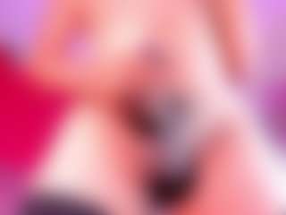 Live cam show with ZoeeMorettii - Flat Chested on Camsoda