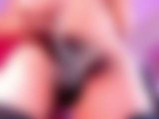 Live cam show with ZoeeMorettii - Big Balls on TeamSkeetLive