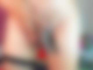 Live cam show with ZoeeMorettii - Flat Chested on Hubzter Live