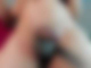 Live cam show with ZoeeMorettii - HD on Hubzter Live