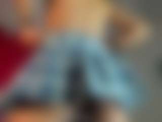 Live cam show with ZoeeMorettii - HD on Soda Cam