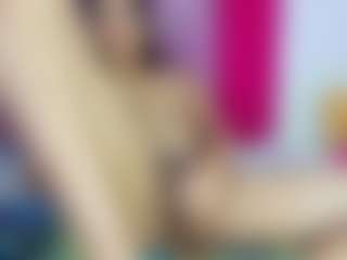 Live cam show with ZoeeMorettii - Teen (18+) on Camsoda