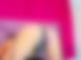 Live cam show with ZoeeMorettii - Tease on livesuperchat.net