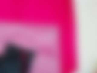 Live cam show with ZoeeMorettii - Bald on AdultVida.com