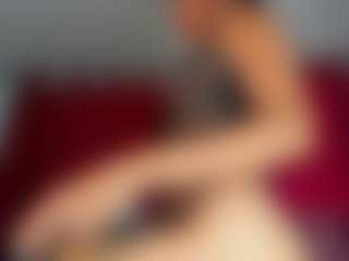 Live cam show with ZoeeMorettii - Orgasm on TottyGirls