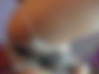 Live cam show with ZoeeMorettii - Drinking on SquirtSoMuch