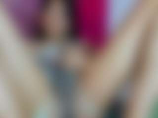 Live cam show with ZoeeMorettii - Average on MyBangCams
