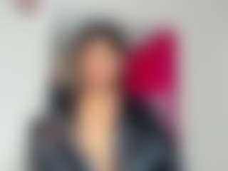 Live cam show with ZoeeMorettii - Orgasm on Milf Play