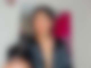 Live cam show with ZoeeMorettii - Dirty Talk on Milf Play