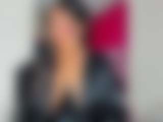 Live cam show with ZoeeMorettii - Brown Eyes on Milf Play