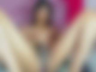 Live cam show with ZoeeMorettii - Colombia on SquirtSoMuch