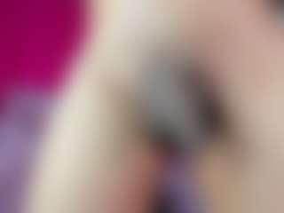 Live cam show with ZoeeMorettii - Teen (18+) on Dare Cams