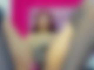 Live cam show with ZoeeMorettii - Tease on SinfulBabes