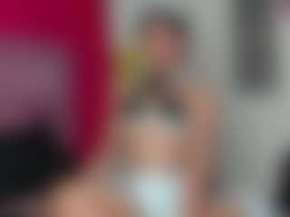 Live cam show with ZoeeMorettii - Teen (18+) on Camsoda
