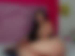 Show en direct avec ZoeeMorettii - Milk Prostate sur Camsoda