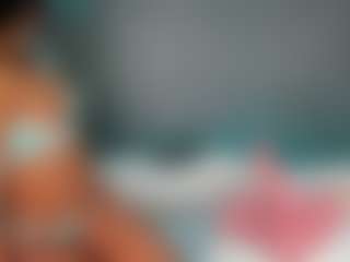 Live cam show with Ciara-Blake - Black Petite on AdultVida.com