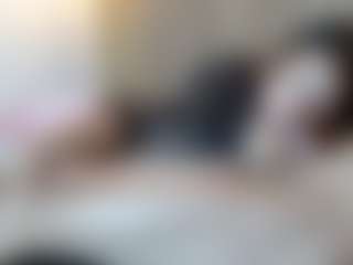 Live cam show with Max and Ashley - Skinny on AdultVida.com