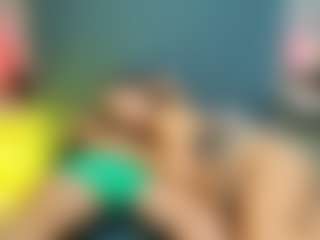 Live cam show with Max and Ashley - Teen (18+) on alttransgirls