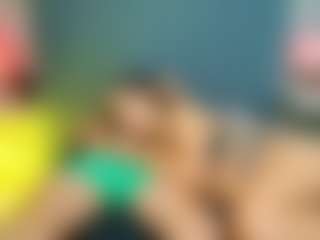 Live cam show with Max and Ashley - Drinking on 1on1-livenow